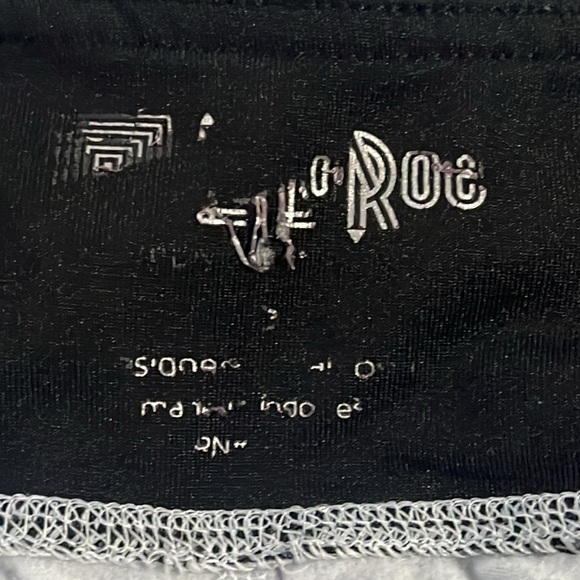 LuLaRoe Women’s Lilac Jade Cropped Athletic Floral Leggings Size Small - Picture 2 of 15